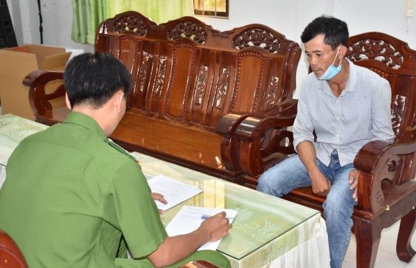 Đối tượng Nguyễn Minh Tân tại cơ quan Công an (Ảnh: Phương Thảo)