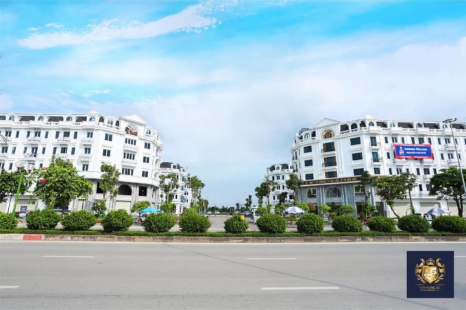 Kiến Hưng Luxury tọa lạc ngay mặt tiền đường Phúc La – Văn Phú rộng 60m.