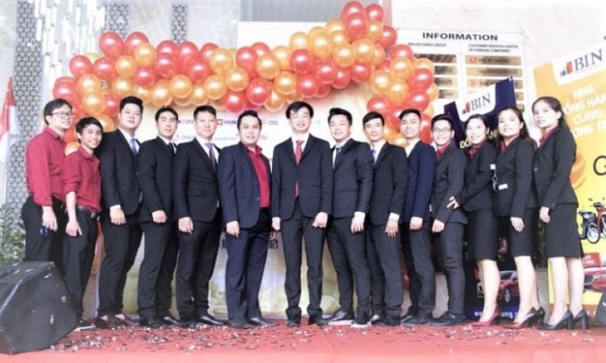 Ngoài phần thưởng Tết xe Mazda 6 Luxury trị giá gần 1 tỷ đồng, nhiều nhân viên khác của Tập đoàn BIN Corporation Group nhận thưởng Tết là xe SH 125i.