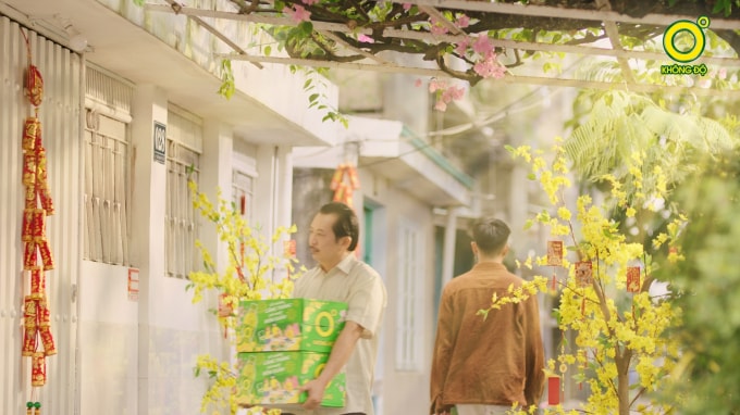 Người người nhà nhà chuẩn bị đón Tết.