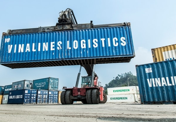 Việc tăng giá cước thuê tàu và container khiến chi phí lưu kho, lưu bãi bị đội lên từ 5 - 10% giá trị lô hàng. Ảnh minh họa