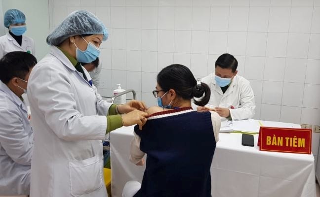 Việc tiêm vắc xin Nanocovax đang được thực hiện theo đúng kế hoạch (ảnh nguồn internet).
