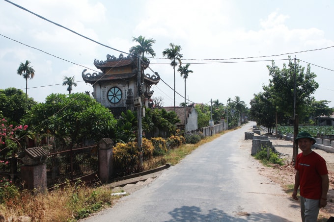 Chùa Mễ Sở (Văn Giang, Hưng Yên) có một Bảo vật Quốc gia mới được Thủ tướng chính phủ công nhận (2019). Ngôi chùa nằm sát con đường lớn nên rất nhiều kẻ gian rình mò lấy trộm bảo vật.