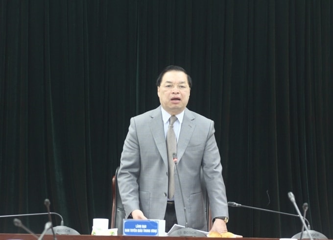 Đồng chí Lê Mạnh Hùng - Phó trưởng Ban Tuyên giáo Trung ương, Giám đốc Trung tâm Đại hội XIII phát biểu chỉ đạo tại Hội nghị. Ảnh: Hiền Hòa