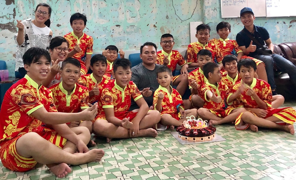 Long Nhi Đường - Đoàn múa lân của tình yêu thương.