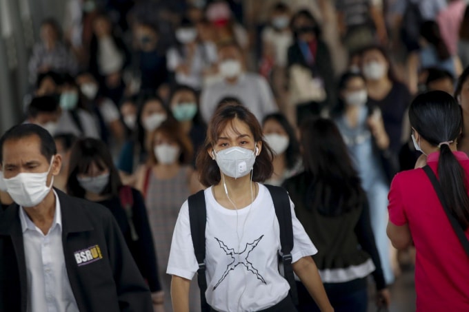 Người dân Thái Lan đeo khẩu trang do lo ngại virus corona mới gây bệnh. Ảnh minh họa.