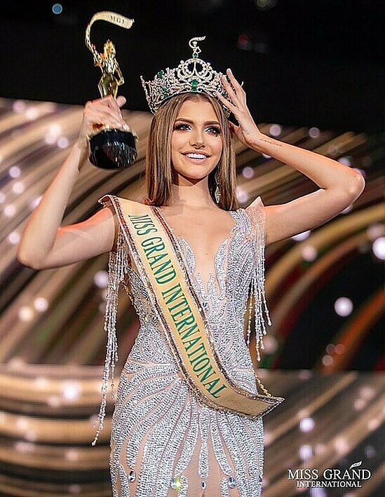 Đương kim Hoa hậu Hòa bình Quốc tế là Valentina Figuera, đến từ Venezuela.