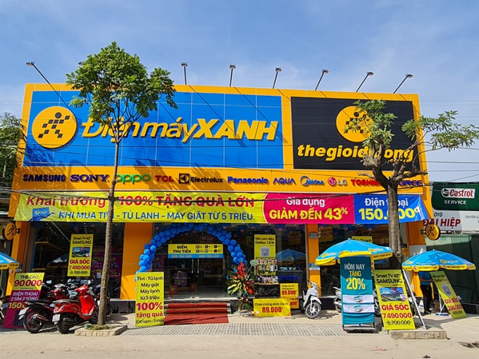 Siêu thị Điện máy Xanh - công trình xây dựng trái phép trên đất nông nghiệp tại số 133 Tân Xuân tưng bừng khai trương ngày 7/11/2021.