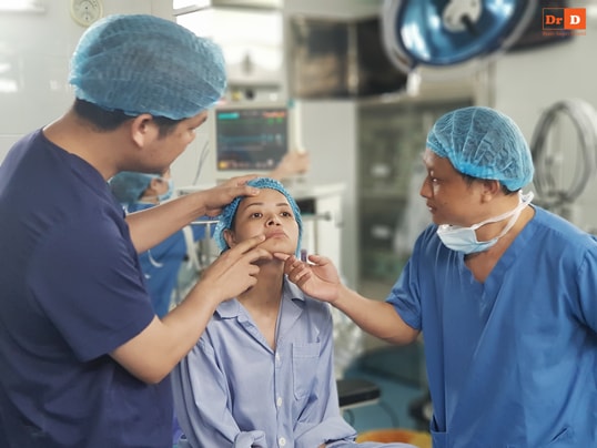 “Ngày nhân đạo DrD “ - Chương trình phẫu thuật nhân đạo sửa sẹo mũi môi đầu tiên cho những người trên 15 tuổi.