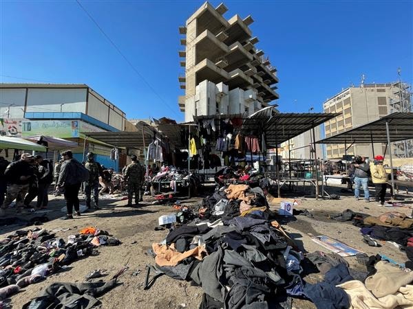 Hiện trường vụ đánh bom liều chết ở Baghdad, Afghanistan. Ảnh: Reuters