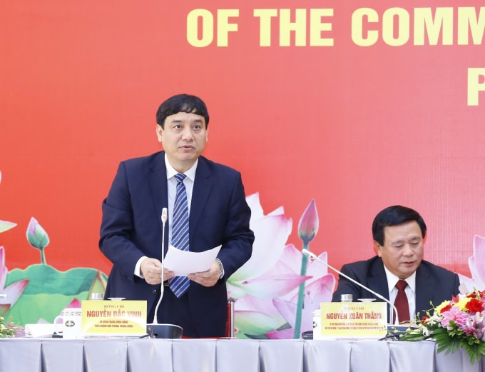 Đồng chí Nguyễn Đắc Vinh, Ủy viên Trung ương Đảng, Phó Chánh Văn phòng Trung ương Đảng phát biểu tại buổi họp báo. (Ảnh: Doãn Tấn/TTXVN)