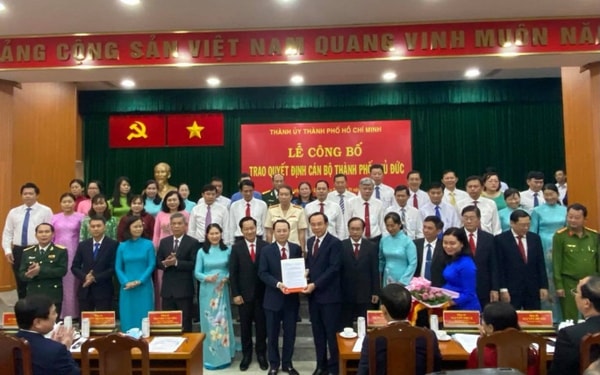 Bí thư Thành ủy TP HCM Nguyễn Văn Nên trao quyết định chỉ định Ban chấp hành, Ban thường vụ, Bí thư, Phó bí thư Thành ủy Thủ Đức