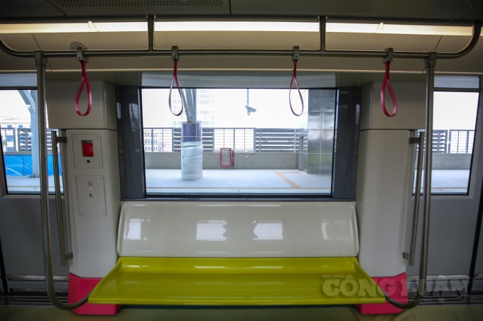 Tàu được thiết kế mỗi đoàn gồm 4 toa, với chiều dài 80m (tương lai có thể nối thêm 1 toa), vận tốc thiết kế tối đa 80km/h và khai thác thương mại trung bình 35km/h.