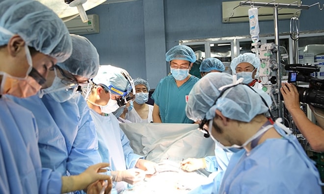 Kỹ thuật y khoa ngày càng đòi hỏi tay nghề bác sĩ vì thế không dễ để các trường đa ngành có thể đào tạo được bác sĩ (ảnh minh họa, nguồn internet).