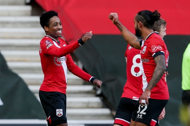 Các cầu thủ Southampton ăn mừng pha lập công mở tỷ số vào lưới Arsenal. Ảnh: internet