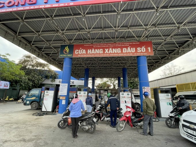 Ngày mai 26/1, giá xăng dầu sẽ tăng mạnh. Ảnh: Dương Lâm