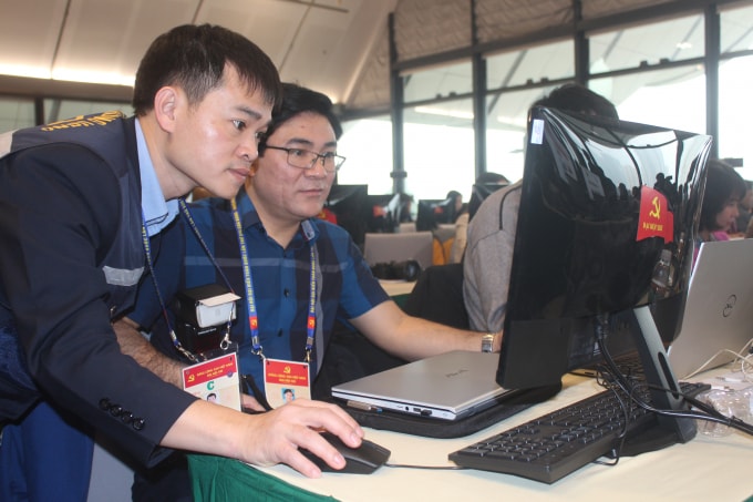 Các phóng viên Đài địa phương cũng có mặt tại Hà Nội từ vài ngày trước và kịp thời tác nghiệp tại Trung tâm báo chí, bắt nhịp với nhiệm vụ với tinh thần trách nhiệm cao