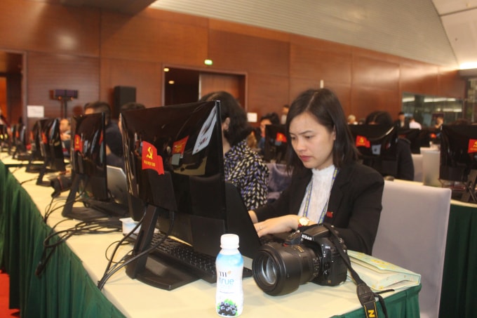 Trung tâm báo chí Đại hội XIII của Đảng được trang bị toàn bộ máy tính mới nhằm đáp ứng tốt nhất cho công tác truyền thông về Đại hội.