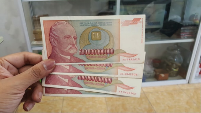 Tờ 500 tỷ đồng dinar Nam Tư đang được bán với giá từ 100.000 - 180.000 đồng