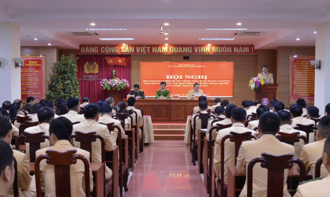 Quang cảnh hội nghị rút kinh nghiệm về công tác đảm bảo TTATGT và dẫn đoàn phục vụ Đại hội đại biểu toàn quốc lần thứ XIII của Đảng.