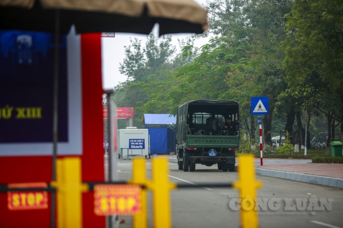 Được biết, đảm bảo an toàn cho Đại hội Đại biểu toàn quốc lần thứ XIII của Đảng, có hơn 5.000 cán bộ, chiến sĩ lực lượng vũ trang Việt Nam, 125 ôtô, môtô đặc chủng và trực thăng. Trong số 125 ôtô đặc chủng có nhiều chiếc được trang bị vũ khí có sức chiến đấu cao.