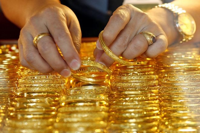 Giá vàng SJC trong nước cao hơn thế giới gần 5 triệu đồng mỗi lượng. Ảnh minh họa