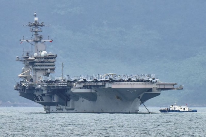 Nhóm tác chiến của Mỹ do tàu USS Theodore Roosevelt dẫn đầu tiến vào Biển Đông khiến Trung Quốc giận dữ - Ảnh: Reuters