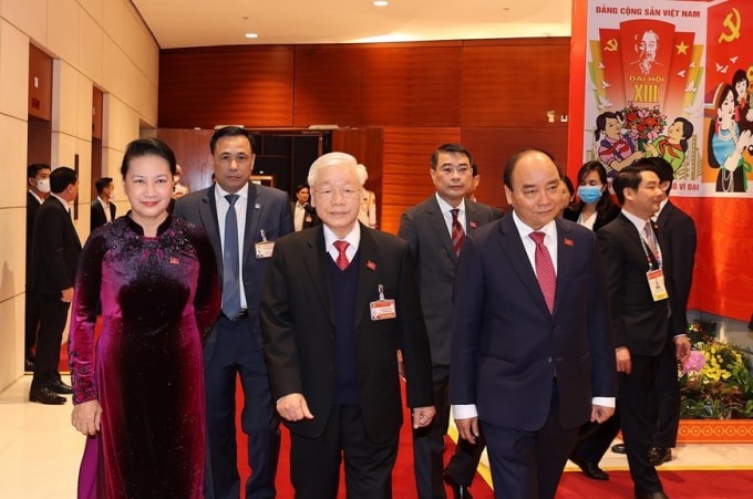 Tổng Bí thư, Chủ tịch nước Nguyễn Phú Trọng; Ủy viên Bộ Chính trị, Chủ tịch Quốc hội Nguyễn Thị Kim Ngân; Ủy viên Bộ Chính trị, Thủ tướng Chính phủ Nguyễn Xuân Phúc đến dự phiên họp trù bị Đại hội XIII của Đảng (ngày 25/1)