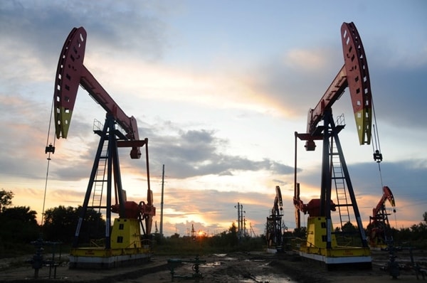 Chốt phiên 25/1, giá dầu thô ngọt nhẹ WTI của Mỹ tăng 0,19% lên 52,87 USD/thùng
