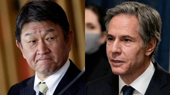 Ngoại trưởng Nhật Bản Toshimitsu Motegi (trái) và tân Ngoại trưởng Mỹ Antony Blinken. Ảnh: Reuters