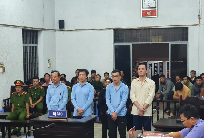 Hội đồng xét xử Tòa án nhân dân tỉnh Đắk Lắk đã tuyên án cho 10 bị cáo mức phạt gần 55 năm tù đối do liên quan đến vụ án trục lợi dự án hồ thủy lợi ngàn tỷ. Ảnh: tienphong.vn