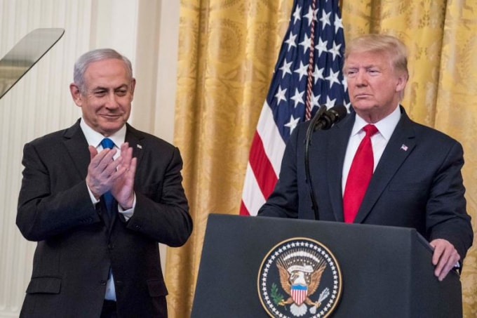 Thủ tướng Netanyahu đã xử lý khéo léo mối quan hệ Trung Quốc - Israel trong bối cảnh căng thẳng Mỹ-Trung dưới thời chính quyền ông Donald Trump (trái) - Ảnh: Reuters