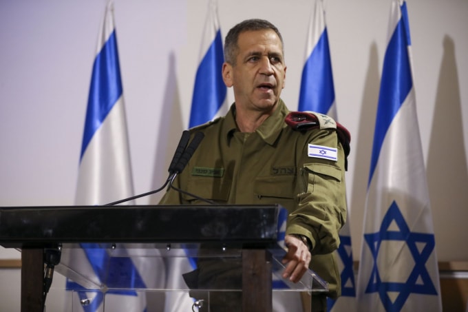 Tổng tham mưu trưởng quân đội Israel, tướng Aviv Kochavi cảnh báo Israel sẵn sàng tấn công Iran sau khi nước này khởi động lại chương trình hạt nhân - Ảnh: AFP