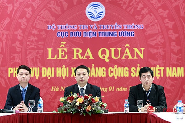 Ban chỉ đạo chuyển đổi số và an toàn, an ninh mạng Bộ TT&TT có Trưởng ban là Thứ trưởng Nguyễn Huy Dũng (ngồi giữa), Phó trưởng ban là Cục trưởng Cục An toàn thông tin Nguyễn Thành Phúc (bên phải). Ảnh: itcnew