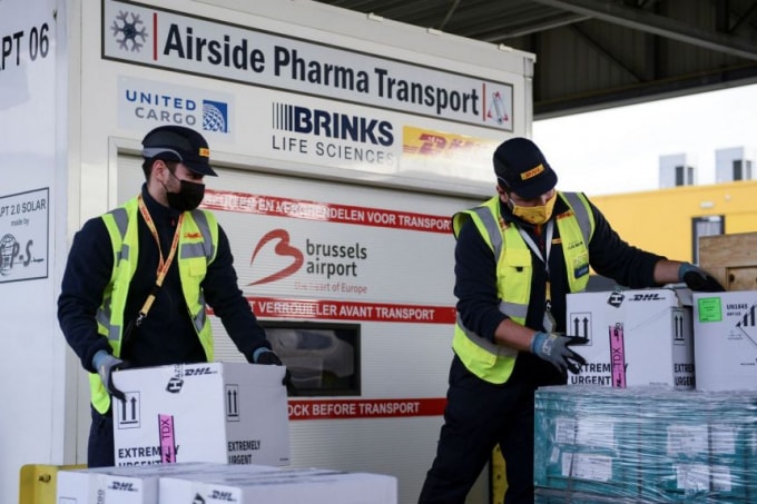 EU sẽ kiểm soát có thời hạn việc xuất khẩu vắc xin đến cuối tháng 3/2021 - Ảnh: Reuters