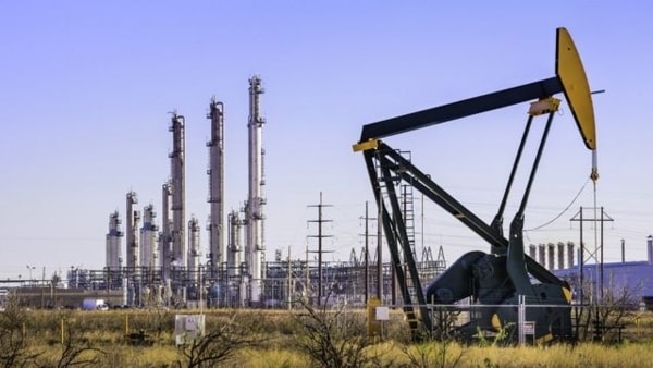 Giá dầu Brent giao tháng 4/2021 giảm 0,28 USD/thùng, xuống dưới ngưỡng 55 USD/thùng