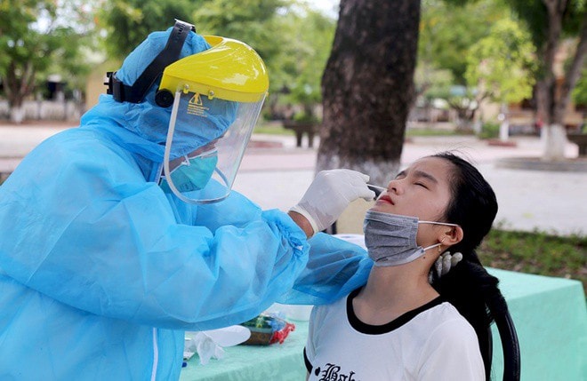 Ba học sinh ở Kinh Môn dương tinh Covid-19, chuyển từ F1 thành F0. Ảnh: TL