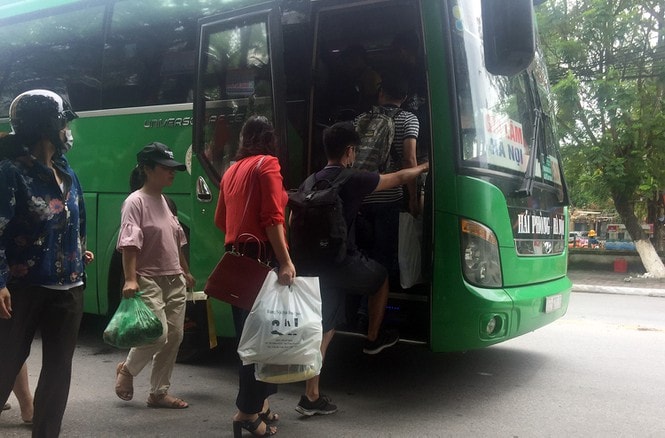 Hà Nội lập 7 chốt tuần tra chống xe dù khu vực bến xe. Ảnh: TL