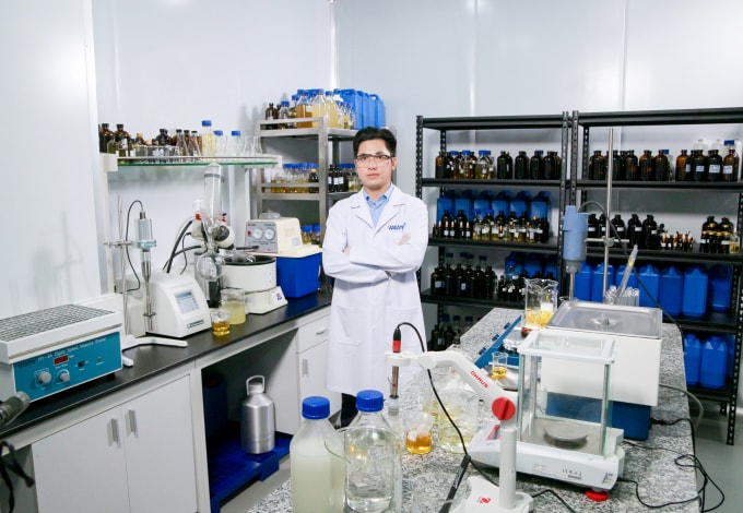 Lại Nam Hải - Chủ tịch hội đồng quản trị và là người phát minh khẩu trang Wakamono