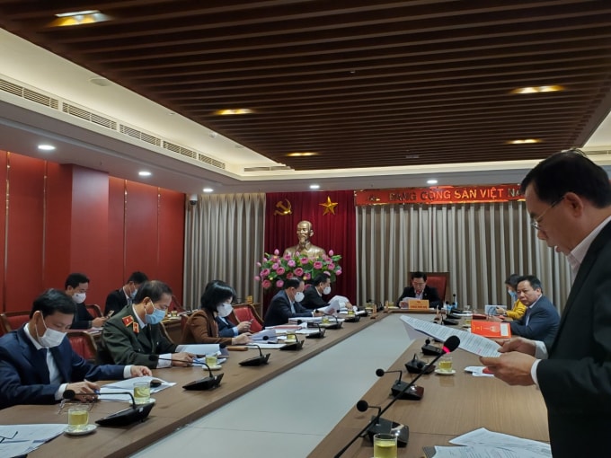 Thường trực Thành uỷ Hà Nội họp nghe báo cáo về tình hình phòng, chống dịch Covid-19 trên địa bàn Thành phố.