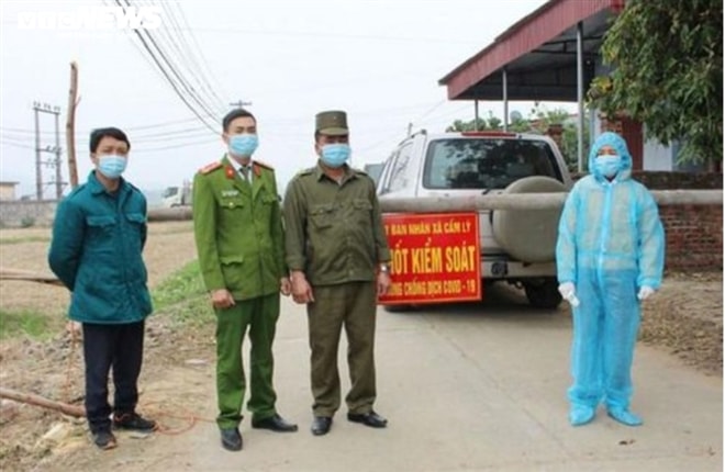Lực lượng chức năng tỉnh Bắc Giang lập chốt kiểm soát phòng chống dịch Covid-19 tại huyện Lục Nam. Ảnh: TL