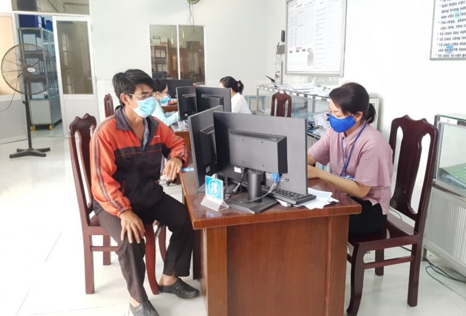 Bạc Liêu yêu cầu người dân đeo khẩu trang khi ra khỏi nhà, nơi công sở. (Ảnh: Minh Luân)