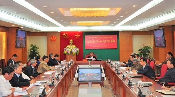Đồng chí Trần Cẩm Tú, Ủy viên Bộ Chính trị, Chủ nhiệm Ủy ban Kiểm tra Trung ương chủ trì Kỳ họp. Ảnh: UBKT Trung ương