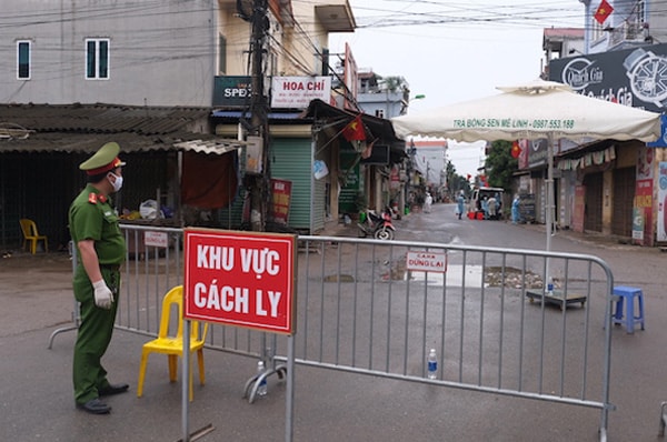 Khoanh vùng phong tỏa chính xác, an toàn sẽ đảm bảo chống dịch thành công. Ảnh TL