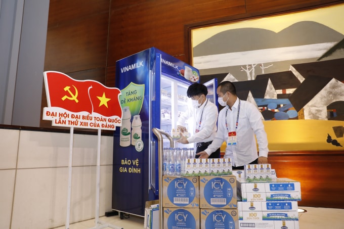 Các sản phẩm của Vinamilk được phục vụ liên tục trong thời gian diễn ra Đại hội đại biểu toàn quốc lần thứ XIII của Đảng