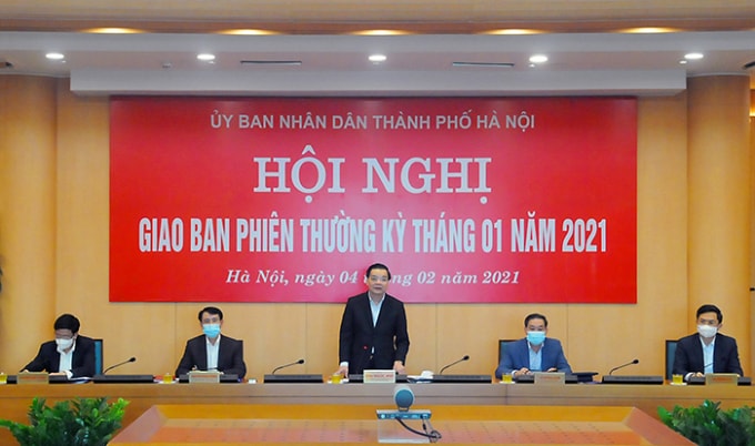 Chủ tịch UBND Thành phố Hà Nội Chu Ngọc Anh lưu ý, trong tình hình hiện tại, nếu nhân dân ở lại Thủ đô đón tết nhiều thì các đơn vị phải sẵn sàng phục vụ. Ảnh: Cổng TTĐT Hanoi.gov.vn