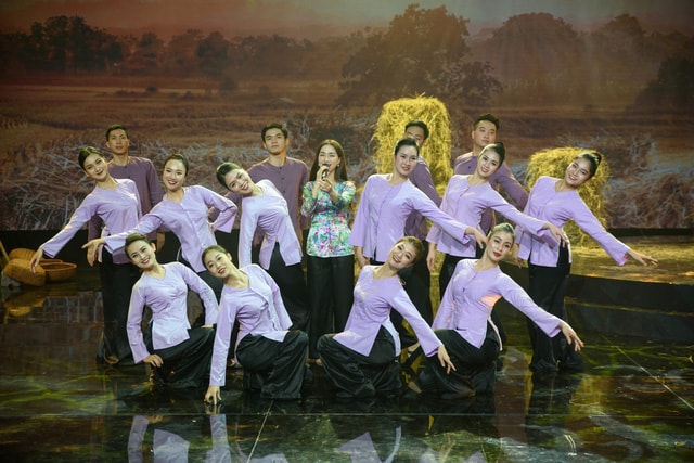 Mùa đoàn tụ 2021 được kéo dài từ 22 giờ 15 đêm 30 Tết tới 1 giờ ngày mùng 1 Tết Tân Sửu. Ảnh: vtv.vn