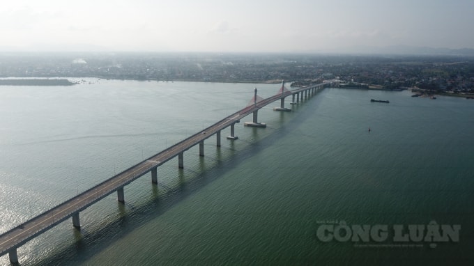 Được biết, đây là cầu đường bộ thứ tư, sau 2 cầu Bến Thủy 1, Bến Thủy 2 và cầu Yên Xuân nối 2 tỉnh Nghệ An và Hà Tĩnh. Công trình được kỳ vọng cải thiện hệ thống giao thông hai bờ sông Lam, tạo điều kiện phát triển kinh tế, du lịch, đảm bảo quốc phòng - an ninh các tỉnh miền Trung.