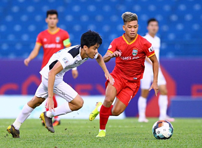 6. Tiền vệ tấn công Phan Thanh Hậu (CLB TPHCM - 1997).