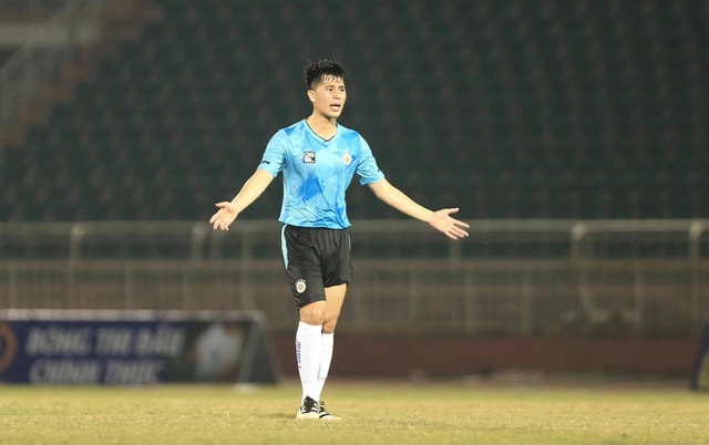 Trung vệ Trần Đình Trọng